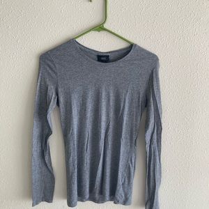 Gray long sleeve shirt